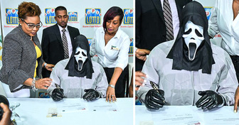 Un vincitore della lotteria indossa la maschera di Scream per non farsi riconoscere